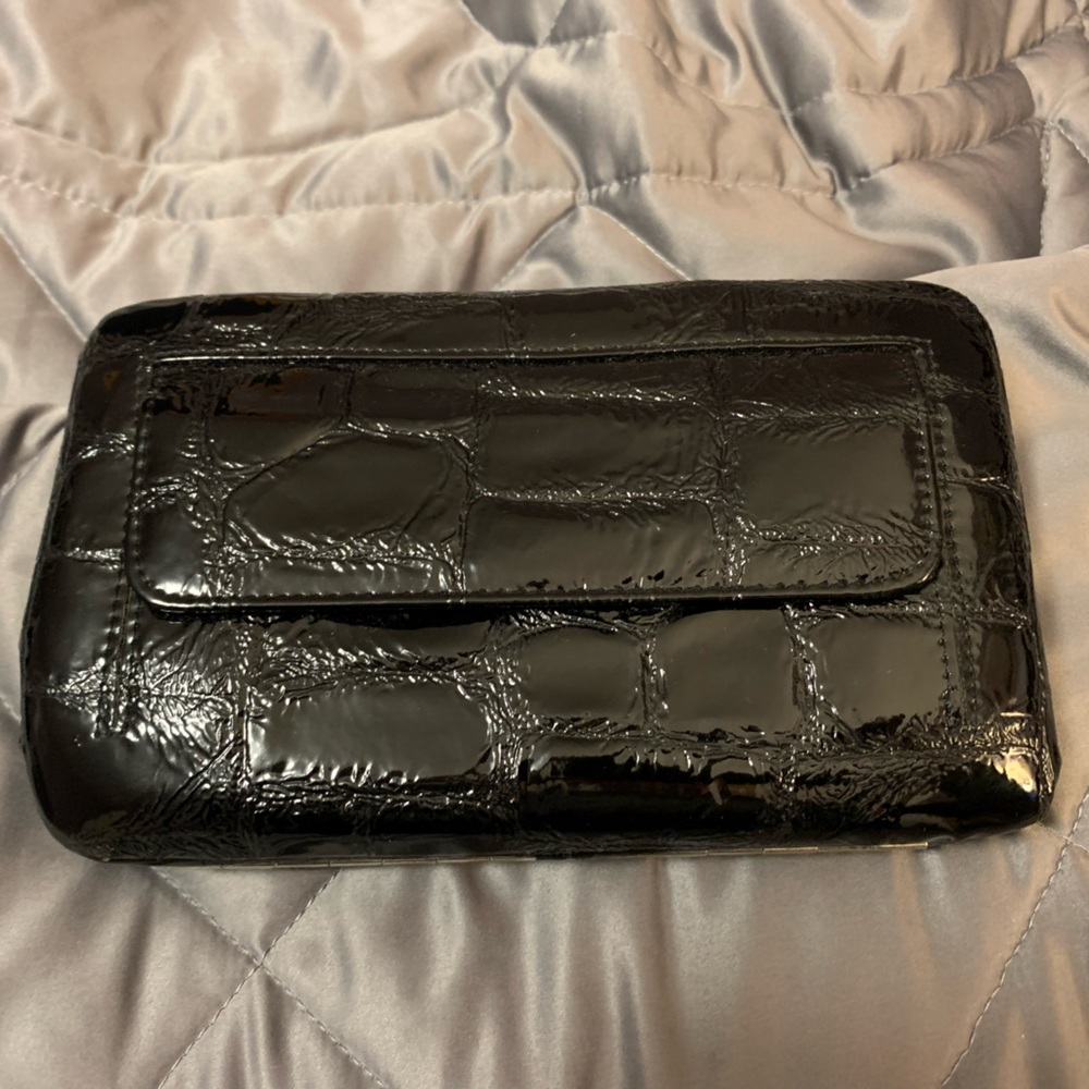 Elegant Black Crocodile-Embossed Wallet